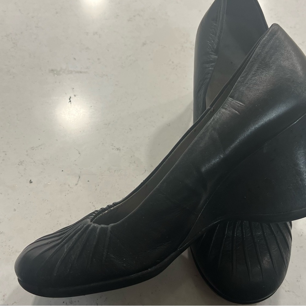 Bass Women's Black wedges
